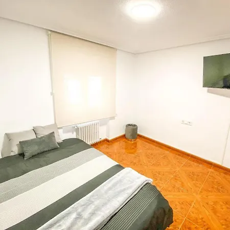 Residencial Leyra, Piso Centrico De 6 Habitaciones, 8 Camas Apartamento Salamanca