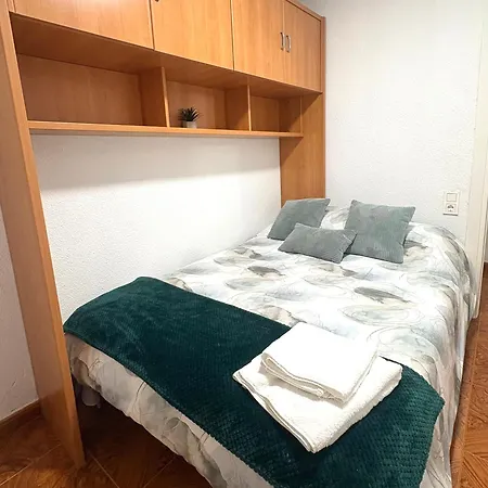 Apartman Residencial Leyra, Piso Centrico De 6 Habitaciones, 8 Camas *