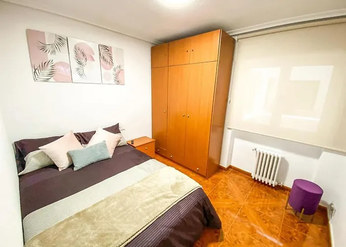 Apartamento Residencial Leyra, Piso Céntrico De 6 Habitaciones, 8 Camas *