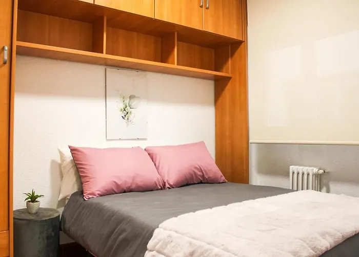 Residencial Leyra, Piso Céntrico De 6 Habitaciones, 8 Camas *