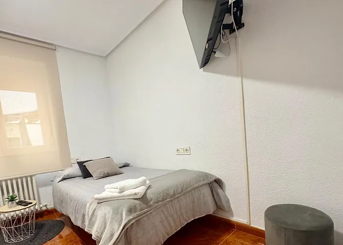 Residencial Leyra, Piso Céntrico De 6 Habitaciones, 8 Camas Apartamento *