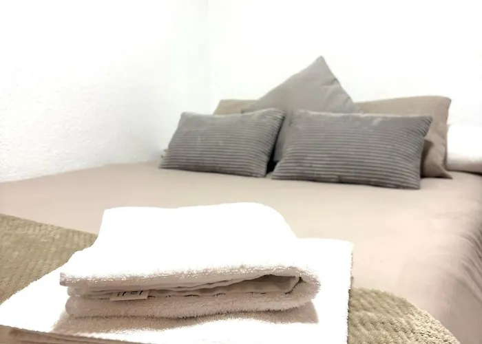 Residencial Leyra, Piso Céntrico De 6 Habitaciones, 8 Camas * Salamanca