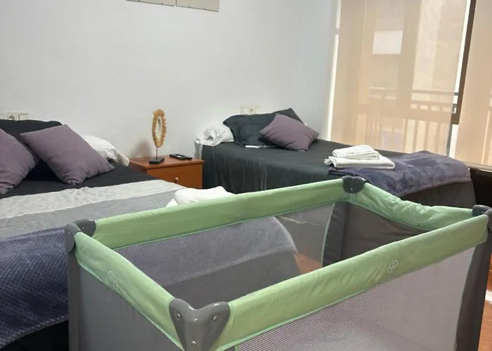 Residencial Leyra, Piso Céntrico De 6 Habitaciones, 8 Camas